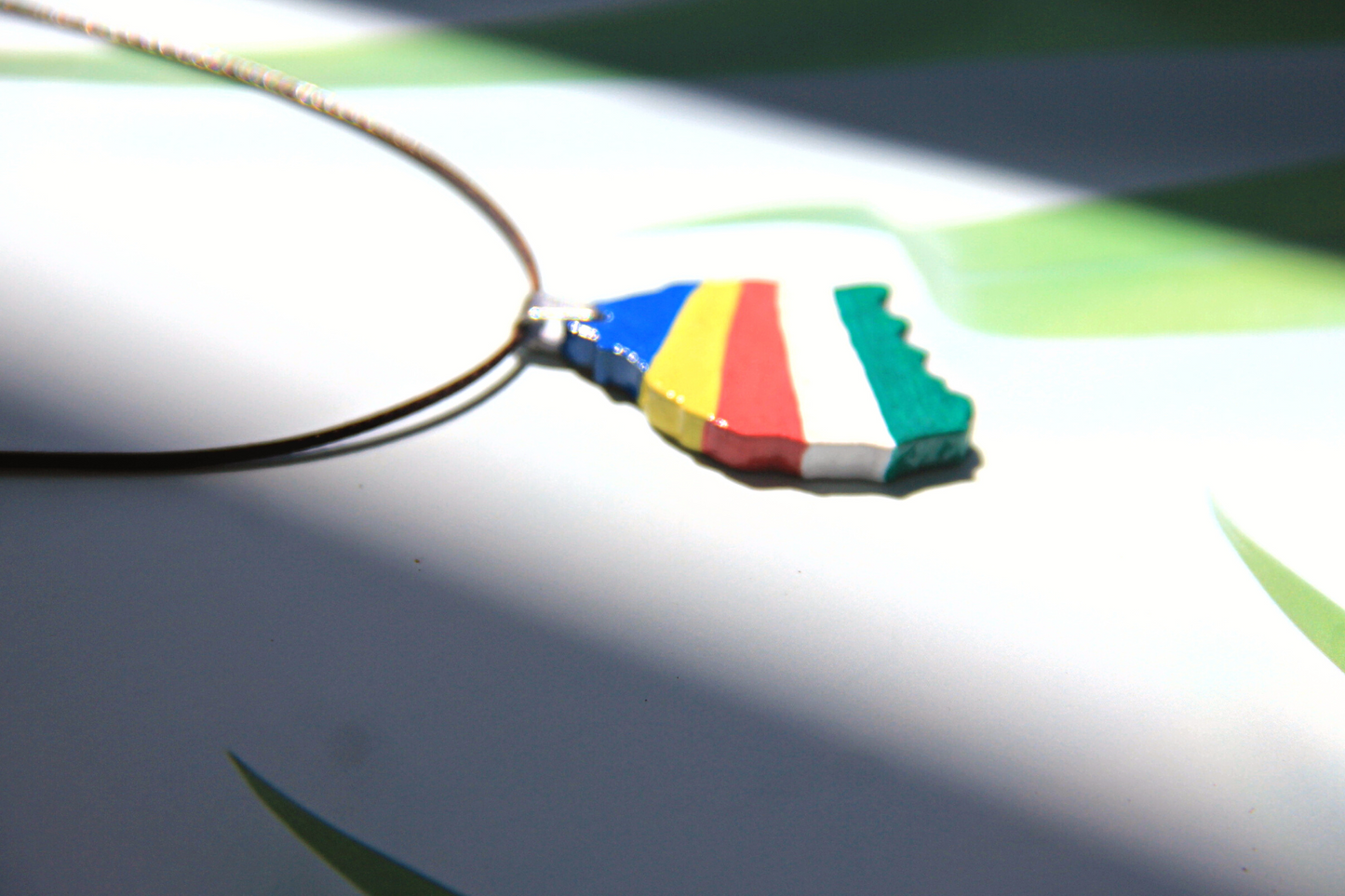 Flag colored necklace (Mahe, Praslin, La Digue - "LaDigue"